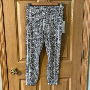 Athleta Ultimate Stash II textured 7/8 tights